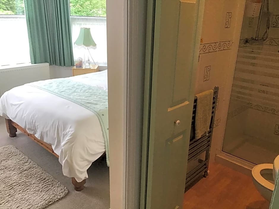 Drakewalls Bed And Breakfast