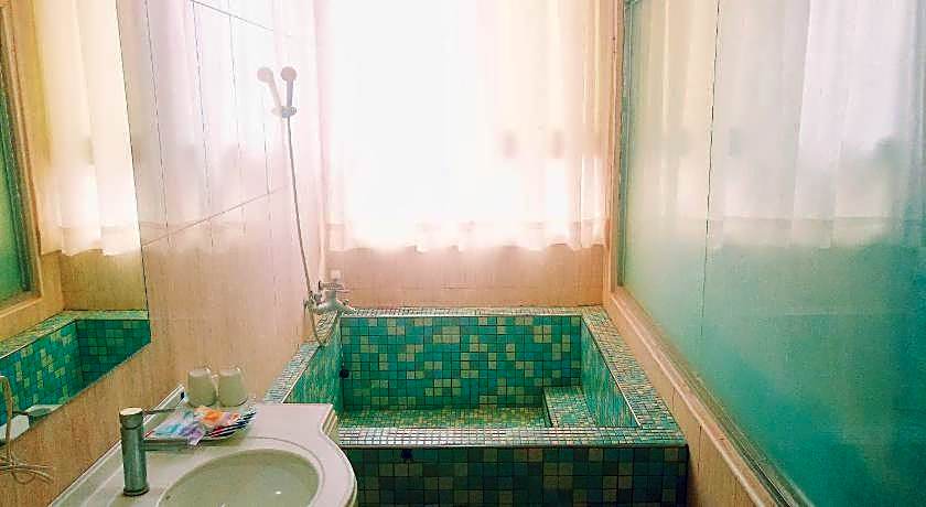 YC Cyuan Hot-Spring Hotel