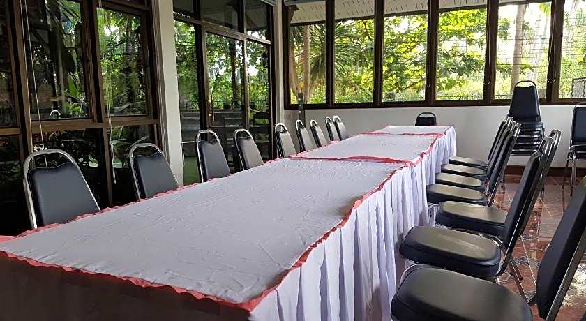 First And Frang Hotel