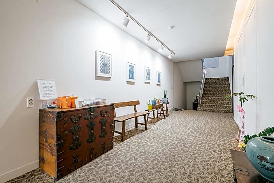 Hotel Gaon J Stay