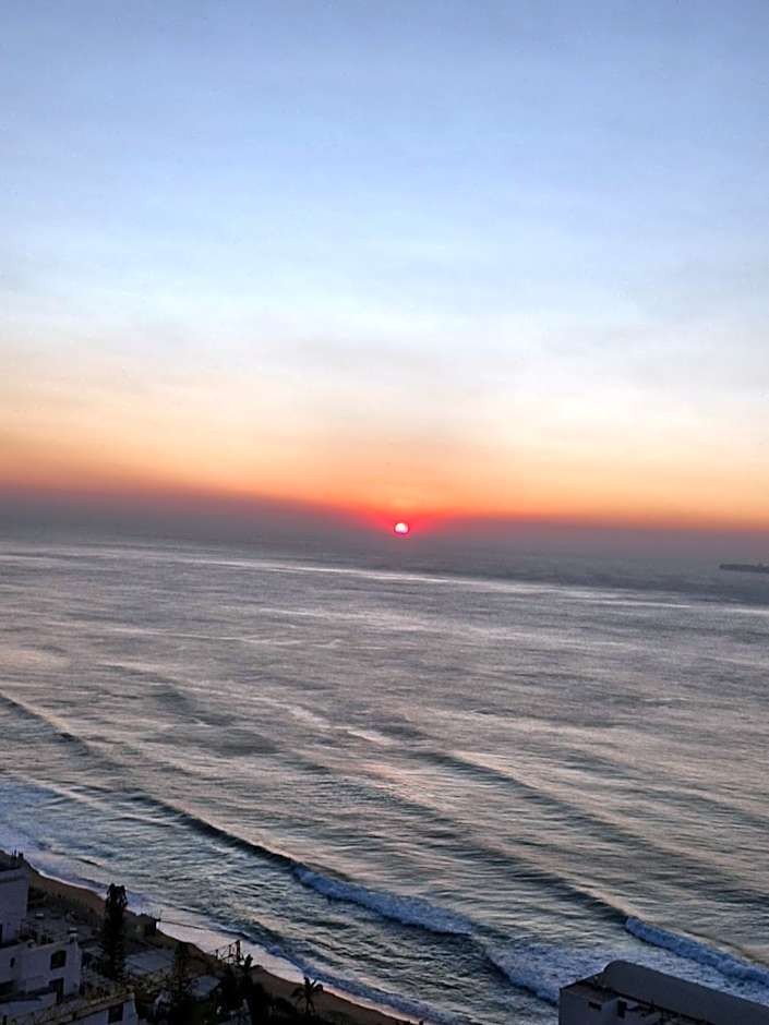 Umhlanga Lagoon Drive Top Sea Facing Unit