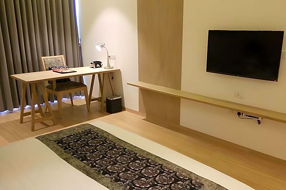 Hotel Tuli International