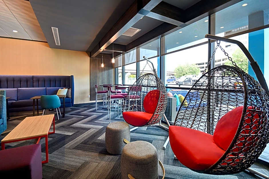 Tru by Hilton Manchester Downtown