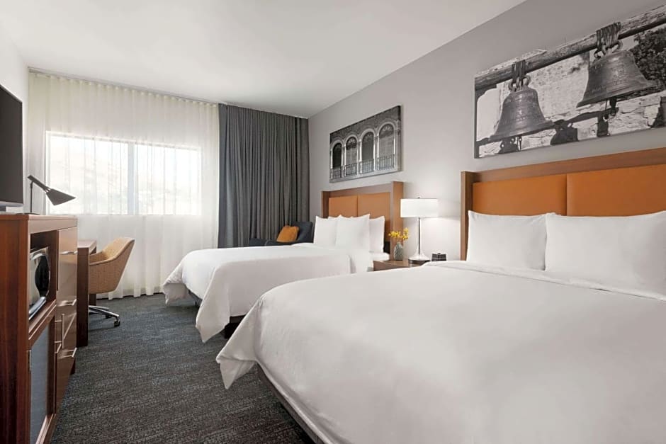 La Quinta Inn & Suites by Wyndham San Luis Obispo Downtown