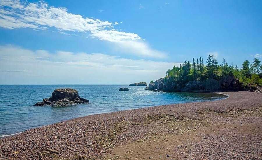 Black Beach Inn by GrandStay