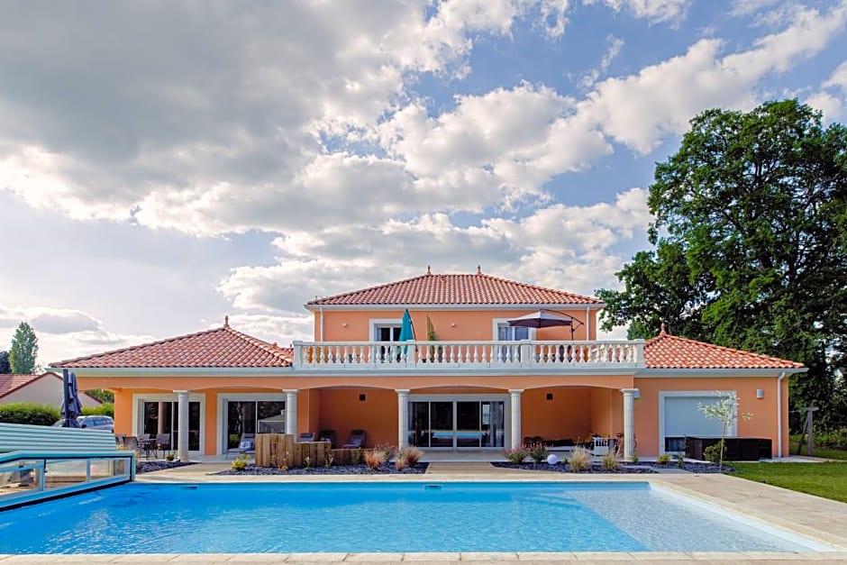 VILLA DES CHENES-Adult only