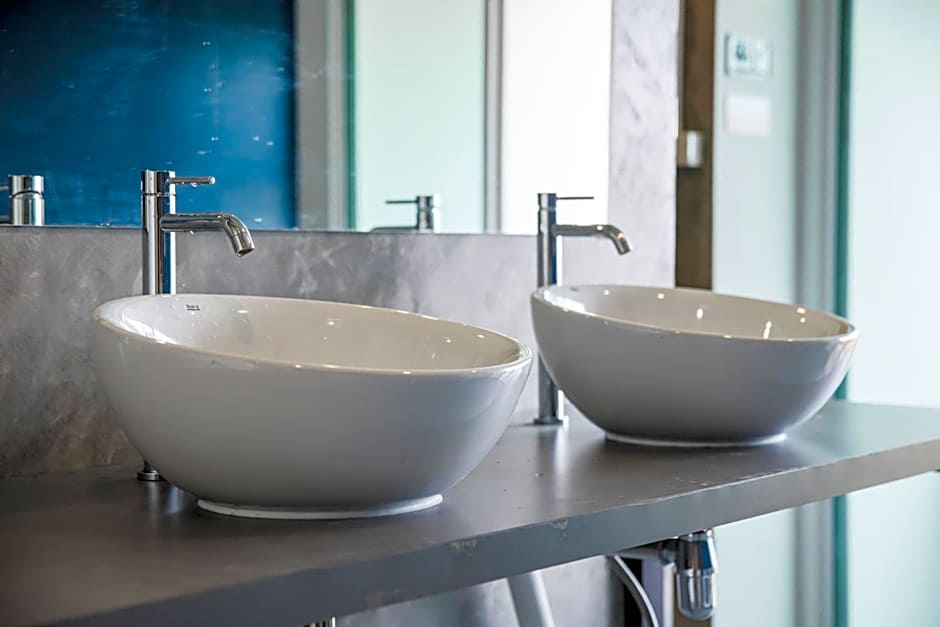 SLEEP TO FLY HOTEL & HOSTEL suvarnabhumi airport