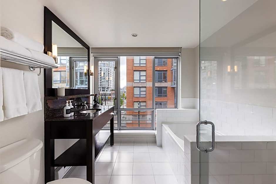 Opus Hotel
