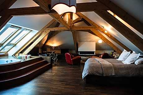Double Room with balneo bath and City View