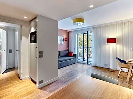 Superior One-Bedroom Apartment with Balcony