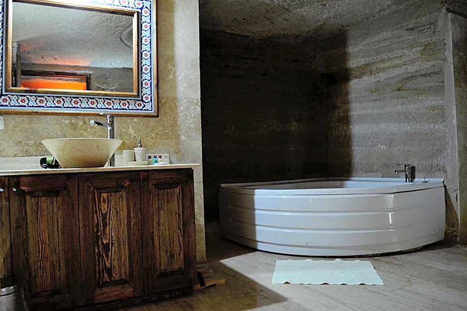 Family Cave Suite Hotel