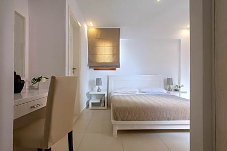 Deluxe Triple Room with Hot Tub