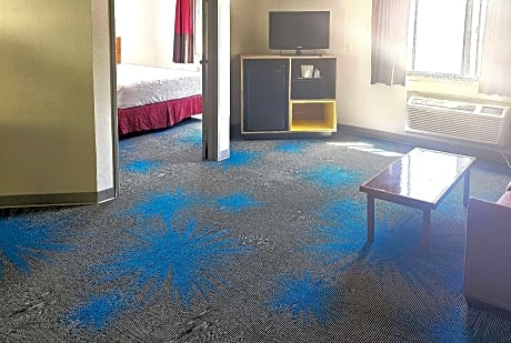 Deluxe Queen Suite with Two Queen Beds - Non-Smoking