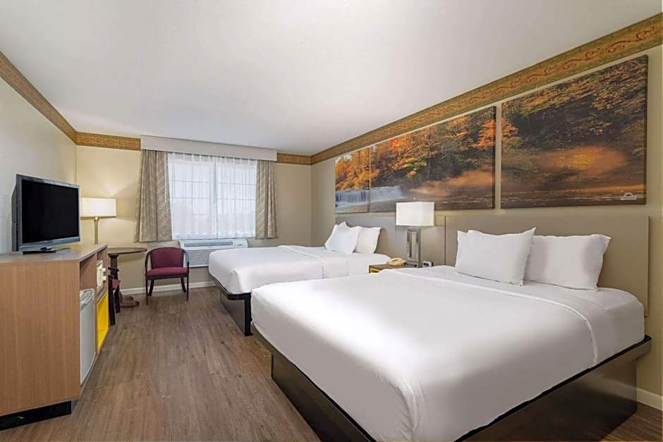 Days Inn by Wyndham Mountain Home