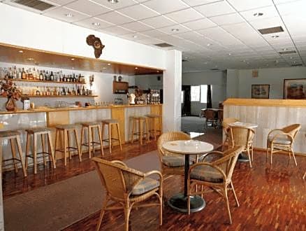 Blue Crane Hotel Apts