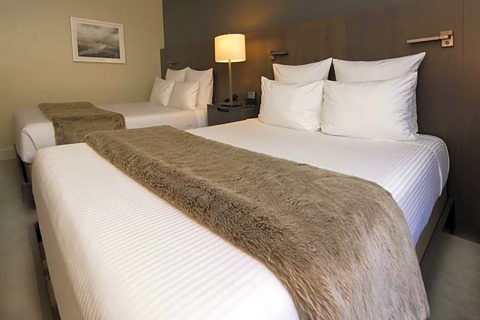 The Benson Portland, Curio Collection by Hilton
