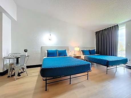 Double Room with Two Double Beds - Non-Smoking