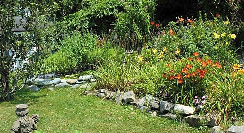 Gardenview Bed and Breakfast 