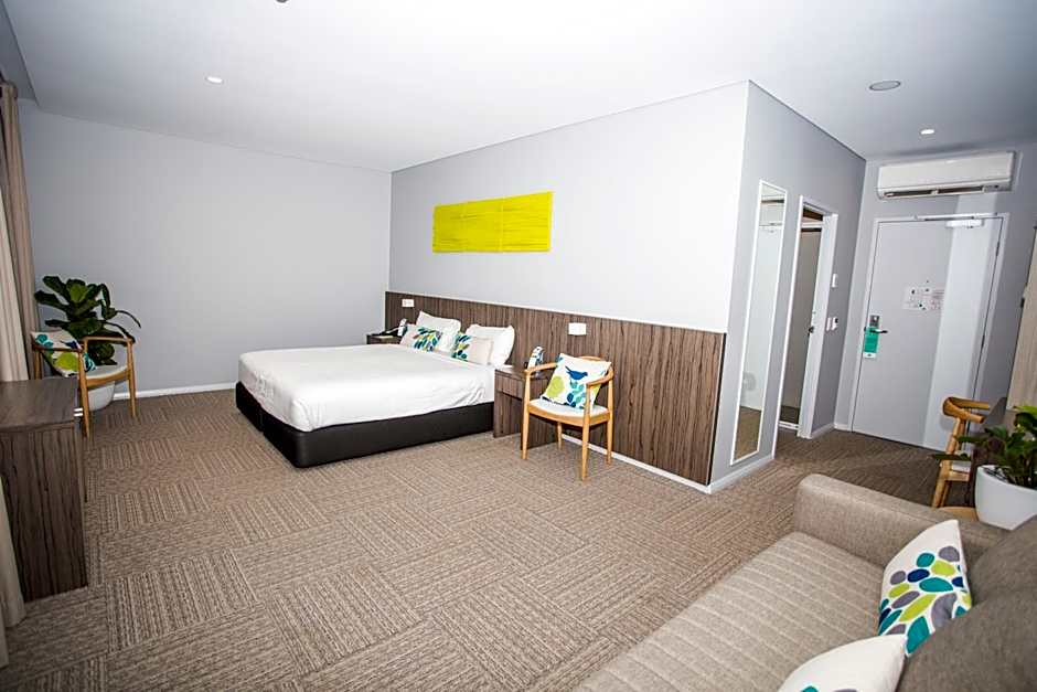 Ibis Styles The Entrance