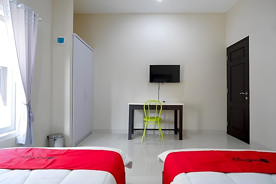 RedDoorz Syariah near RSUD Margono Purwokerto