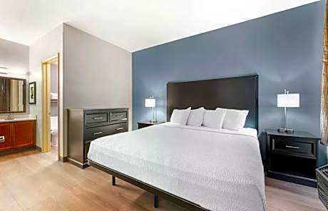 1 Bedroom Executive King Non-Smoking