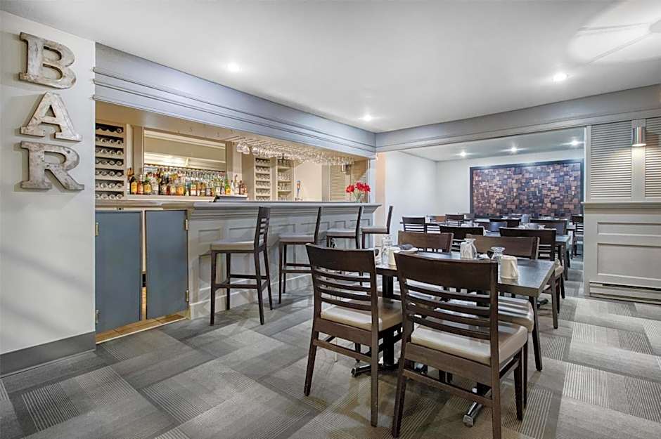 Dannys Hotel Suites; SureStay Collection by Best Western