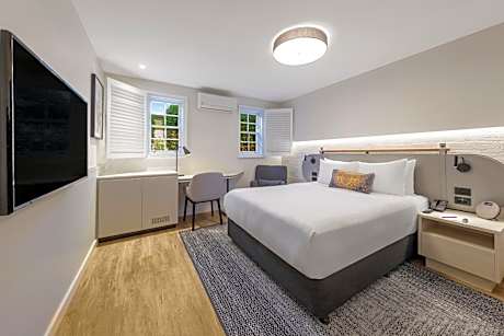 Standard Queen Room