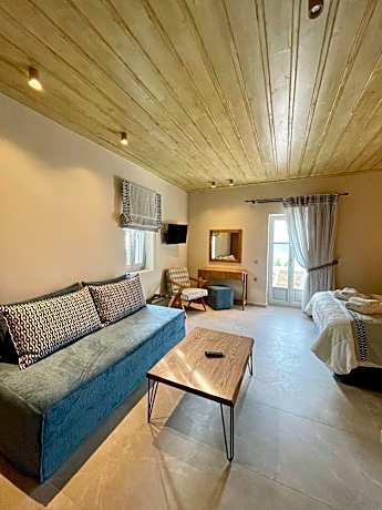 Triple Room with Sea View