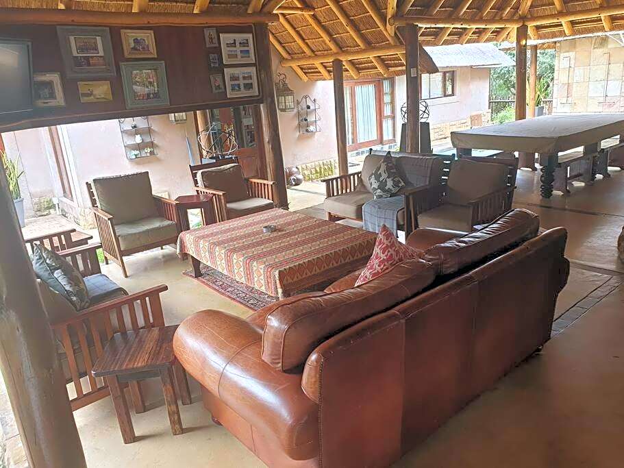 Zebula Golf and Wildlife Estate - Toktokkie Knocking Pax 20 - Moi Signature Luxury villa