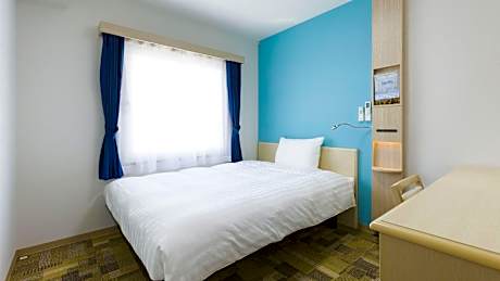 Double Room for Single Use - Non-Smoking