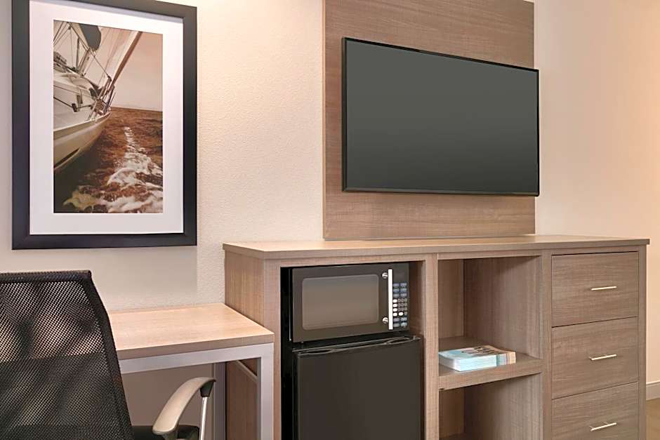 Torch Lite Inn at the Beach Boardwalk