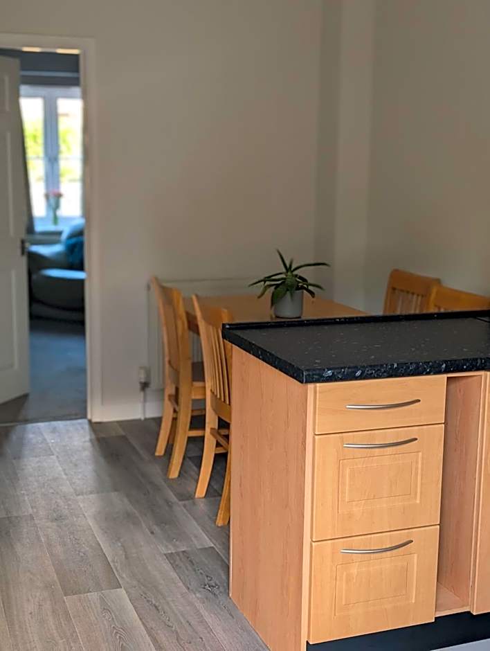 2 bedroom house Admiral Court