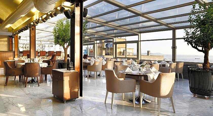 Darkhill Hotel