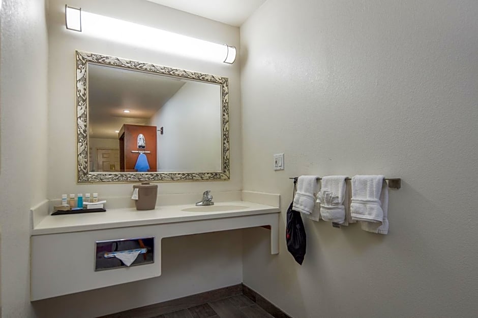 Atherton Park Inn and Suites