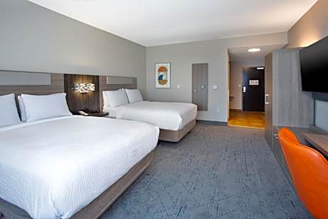 Queen Room with Two Queen Beds - Mobility Access Tub/Non-Smoking