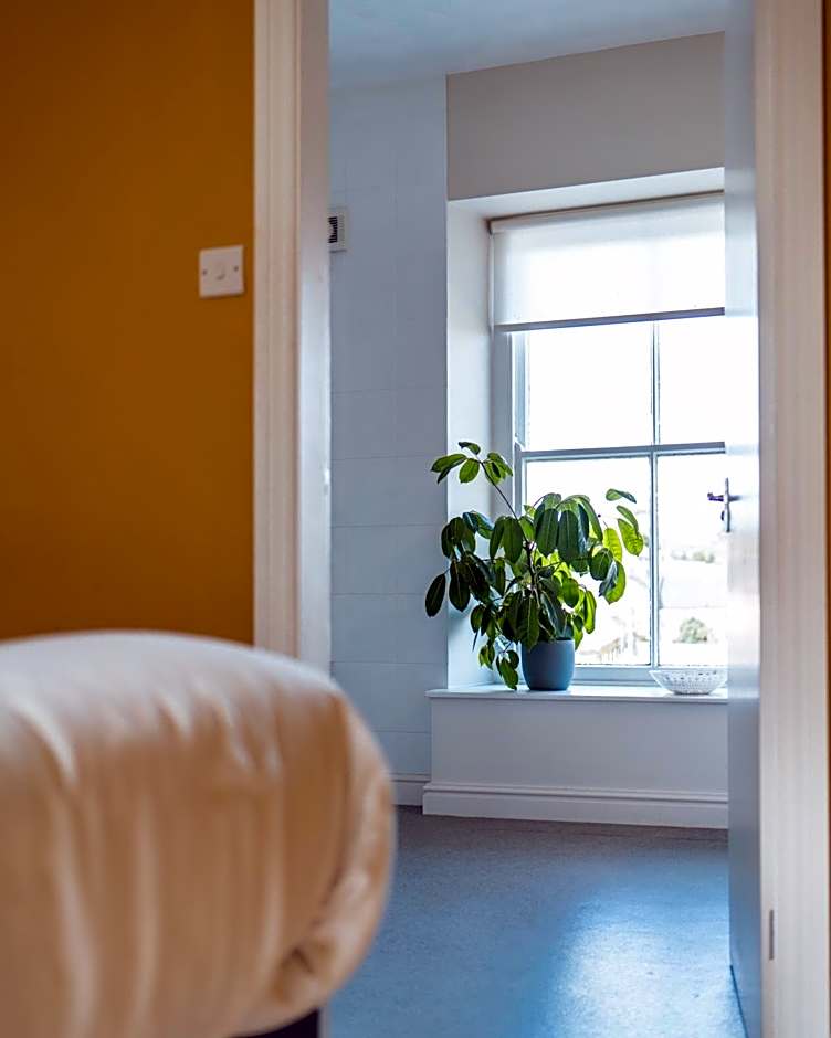 Johnny Dough's Conwy with Rooms