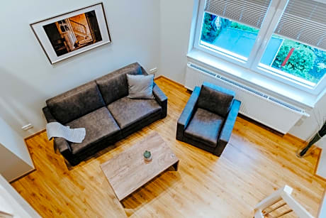 Apartment-Classic-Private Bathroom-Courtyard view