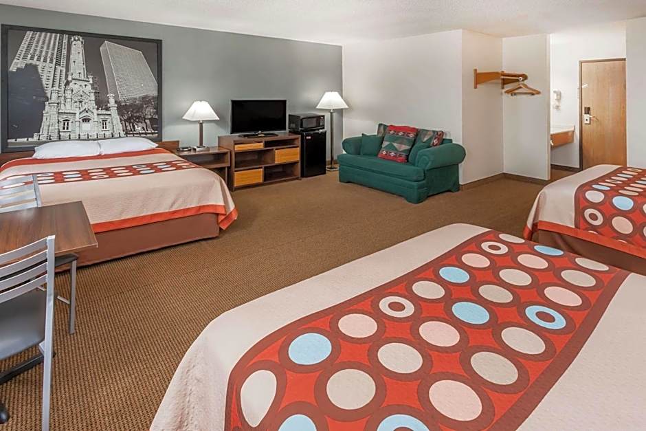 Super 8 by Wyndham Pekin/Peoria Area