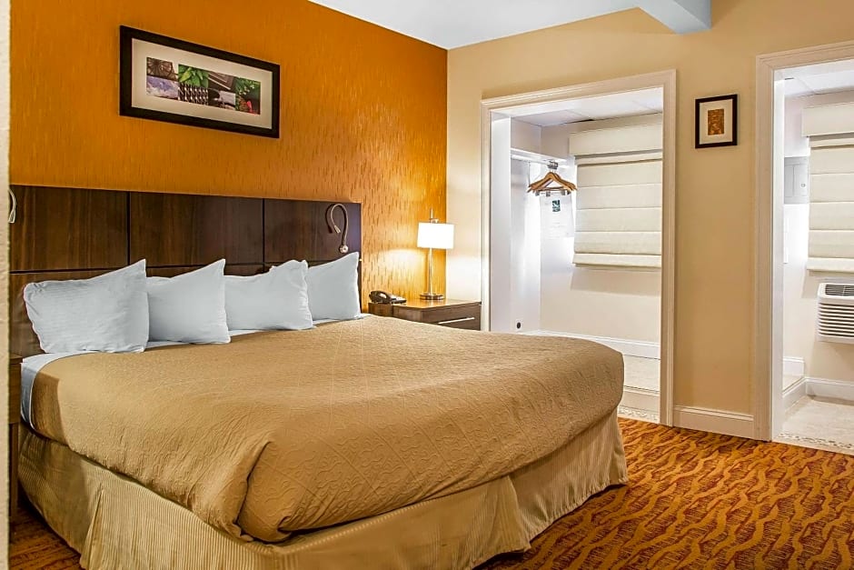 Quality Inn & Suites Middletown - Newport