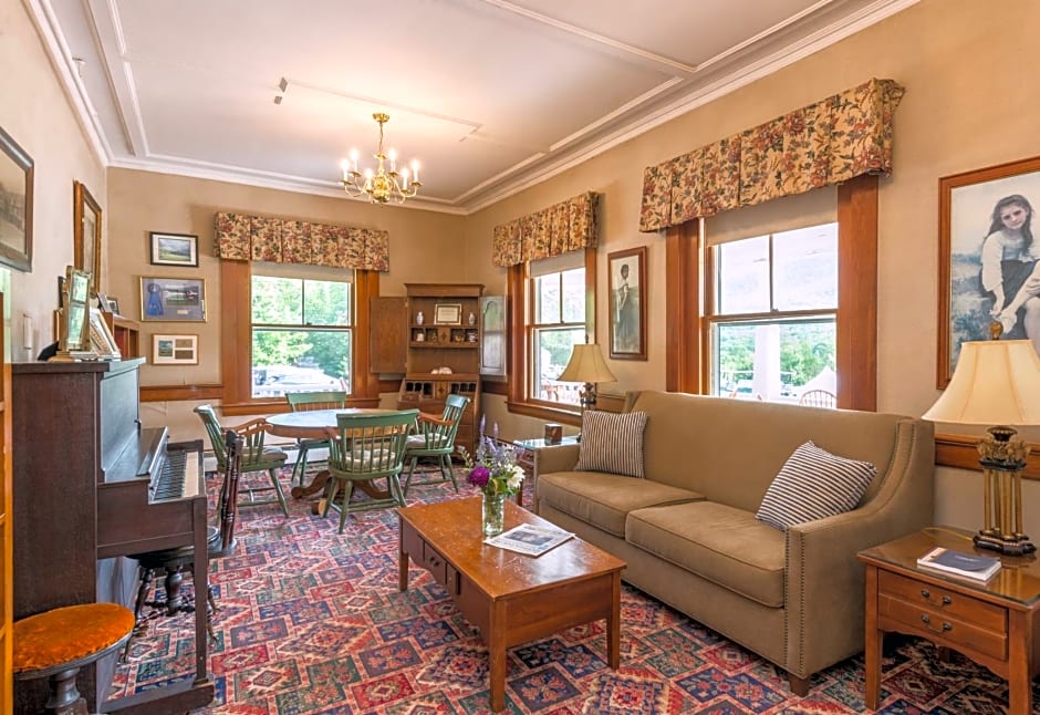 Eagle Mountain House And Golf Club
