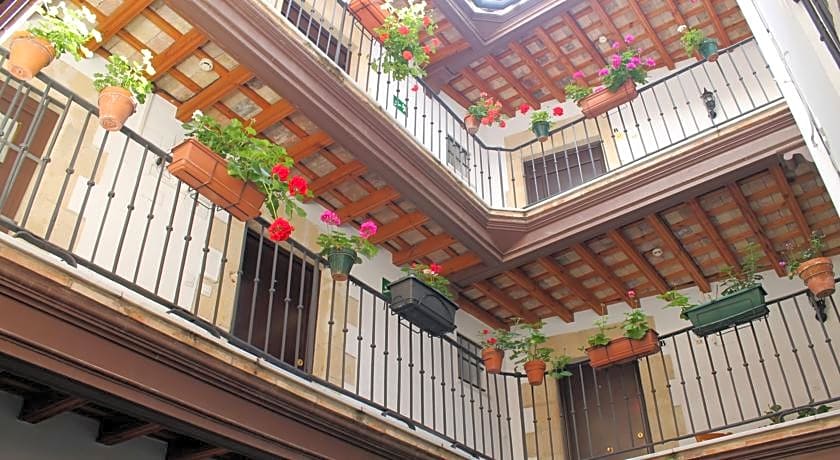 Casa Palacio de Los Leones