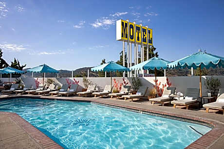 Skyview Los Alamos - 21 & Over Pool