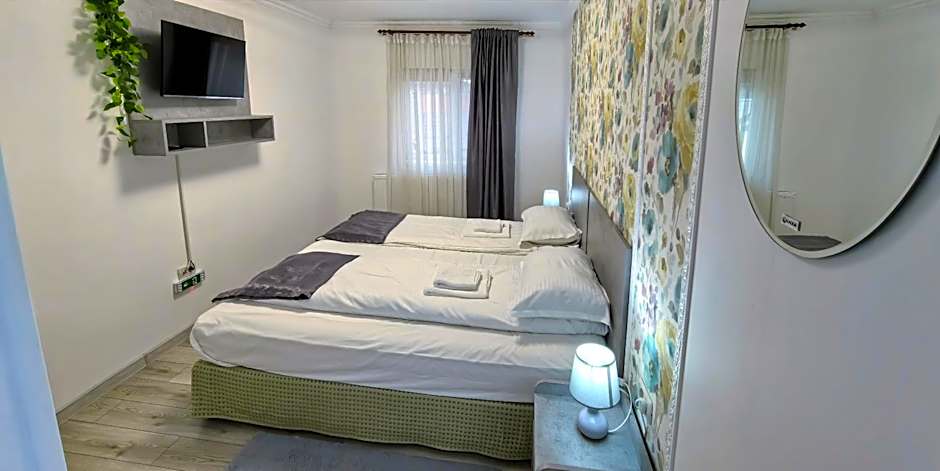 VAIAS Apartamente cu Terasa si Vedere Munte