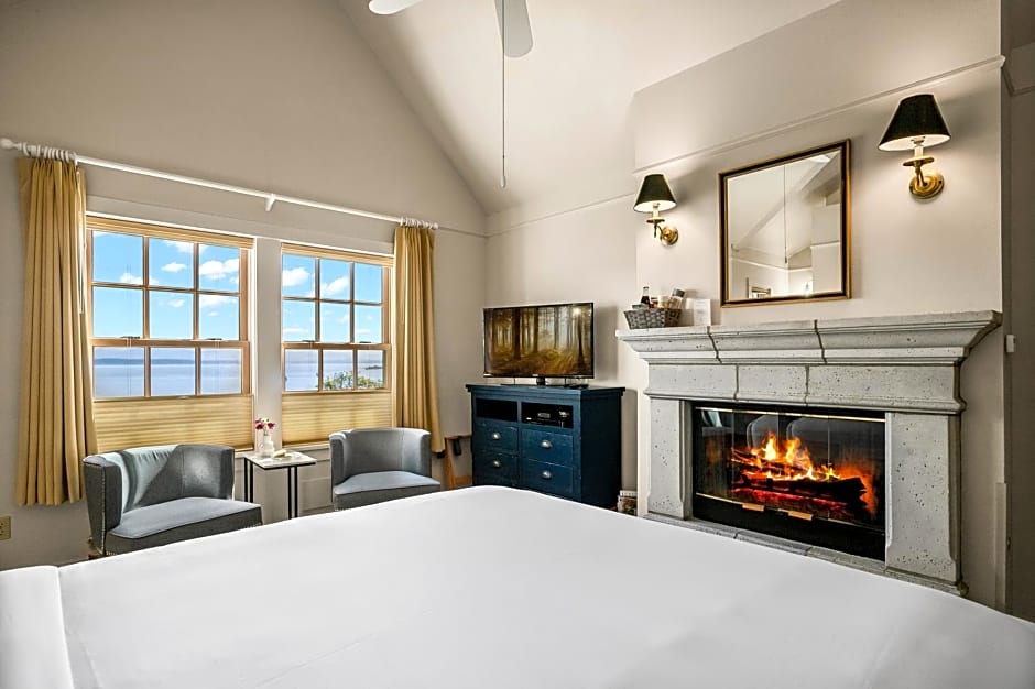 Saratoga Inn