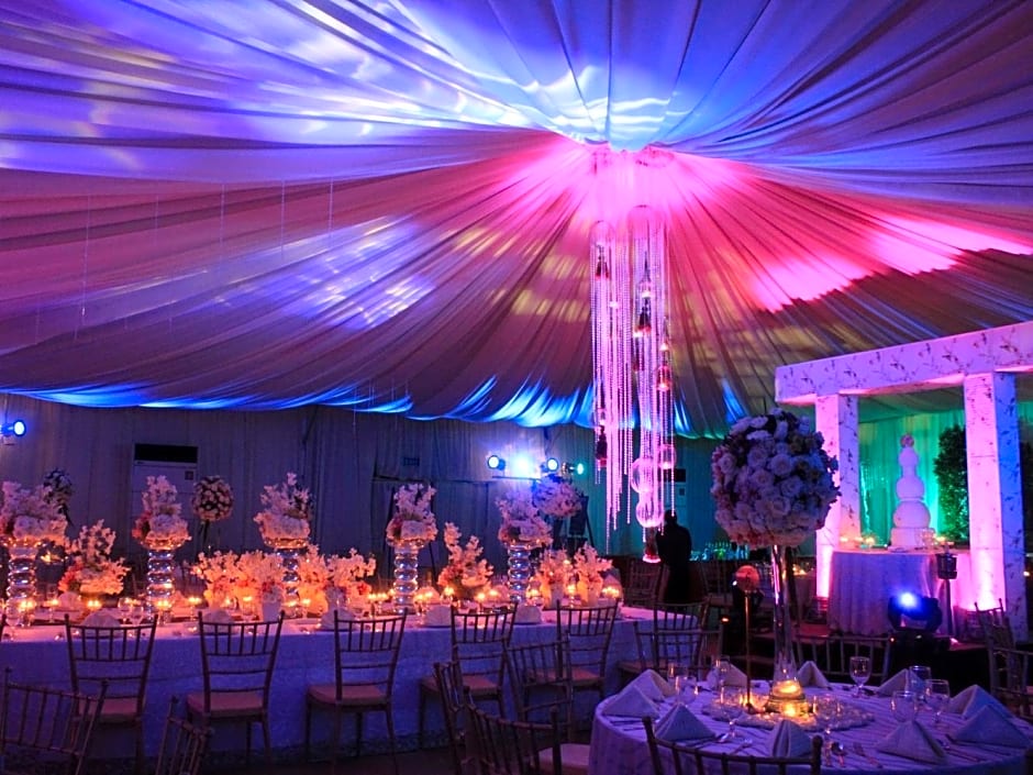 The Avenue Plaza Hotel