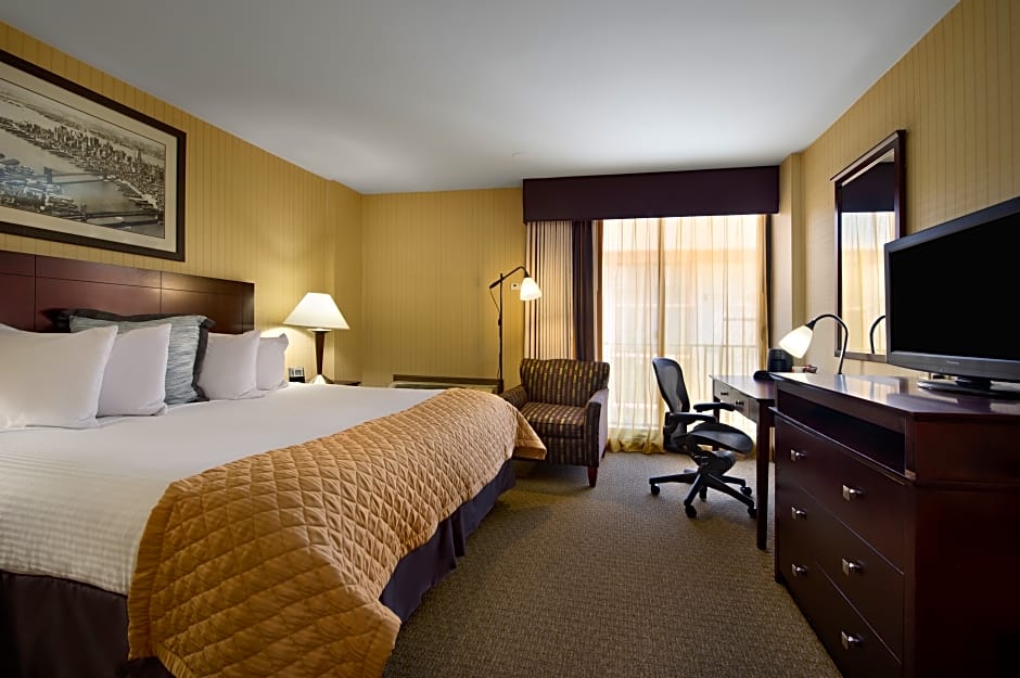 Wyndham Garden Hotel Newark Airport