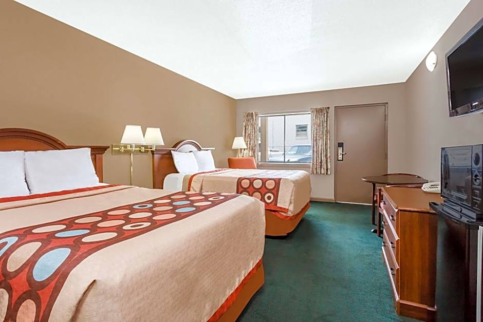 Super 8 by Wyndham Greensboro