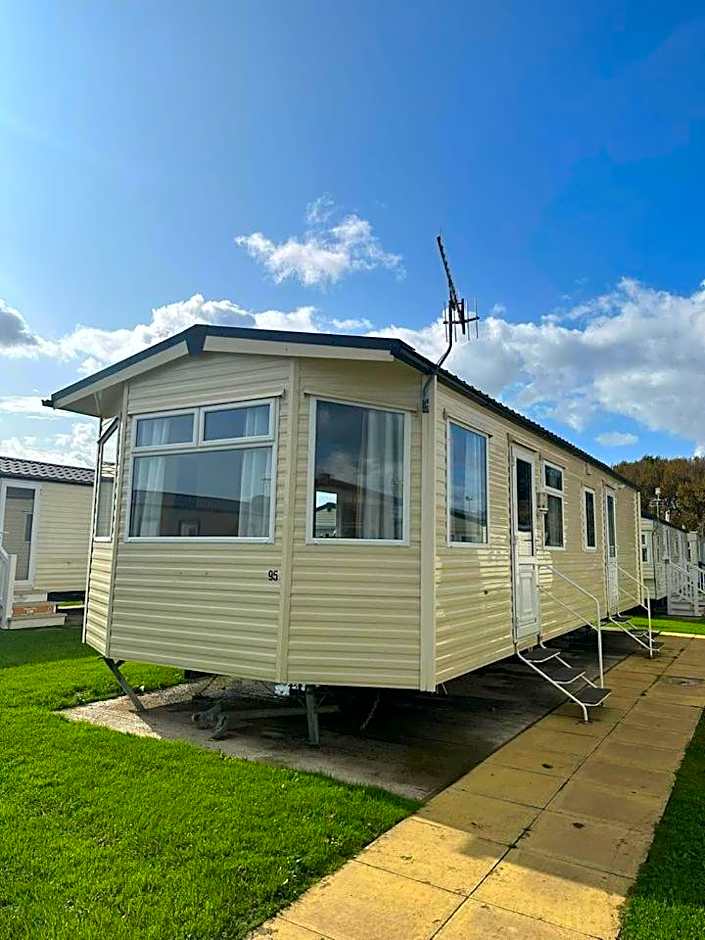 marine getaways caravan hire