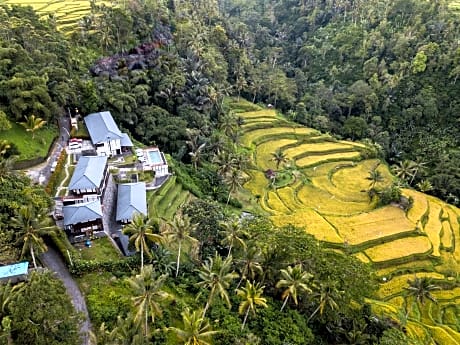 Suarapura Resort and SPA