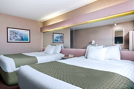 Queen Room with Two Queen Beds - Mobility Access/Non-Smoking